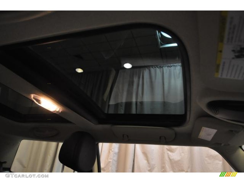 2011 Cooper Hardtop - British Racing Green II / Carbon Black photo #13