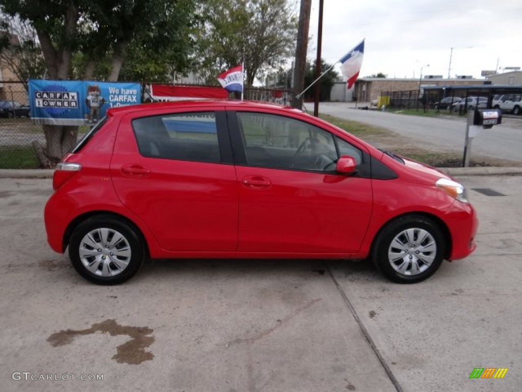 2013 Yaris LE 5 Door - Absolutely Red / Ash photo #7