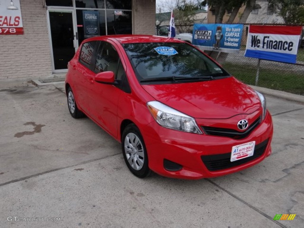 2013 Yaris LE 5 Door - Absolutely Red / Ash photo #8