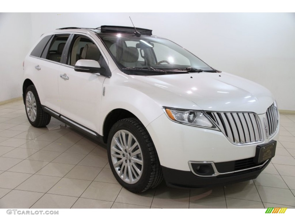 White Platinum Tri-Coat Lincoln MKX