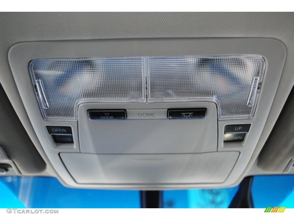 2014 Toyota Avalon Hybrid XLE Touring Controls Photo #88436313