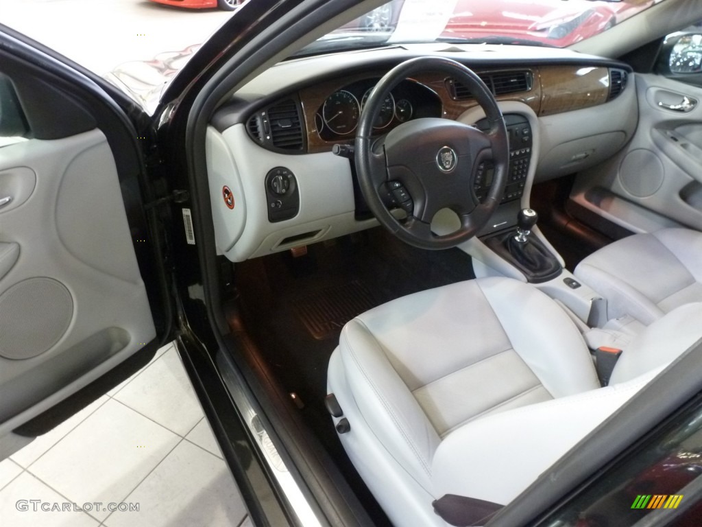 Dove Interior 2002 Jaguar X-Type 2.5 Photo #88438980