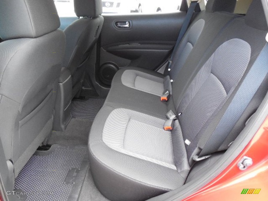 2011 Rogue SV AWD - Cayenne Red / Gray photo #5