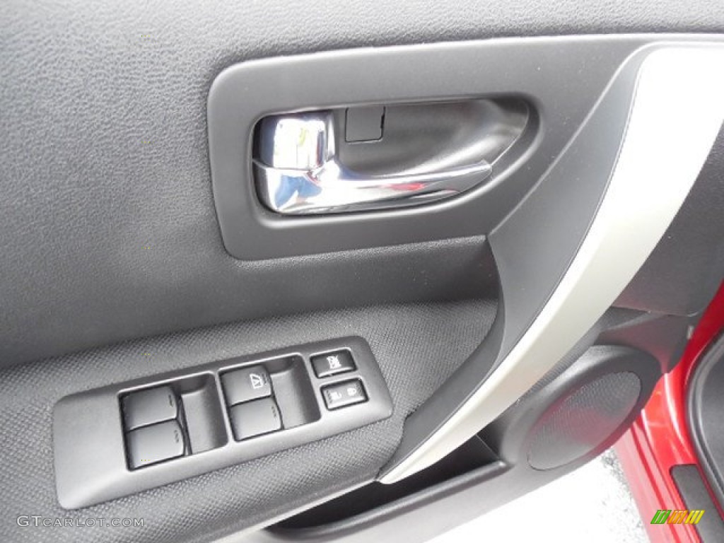 2011 Rogue SV AWD - Cayenne Red / Gray photo #18