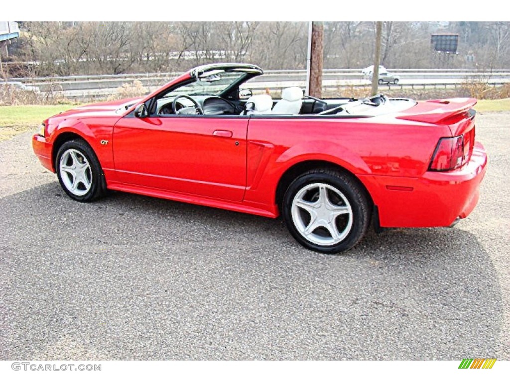 2000 Mustang GT Convertible - Performance Red / Oxford White photo #36