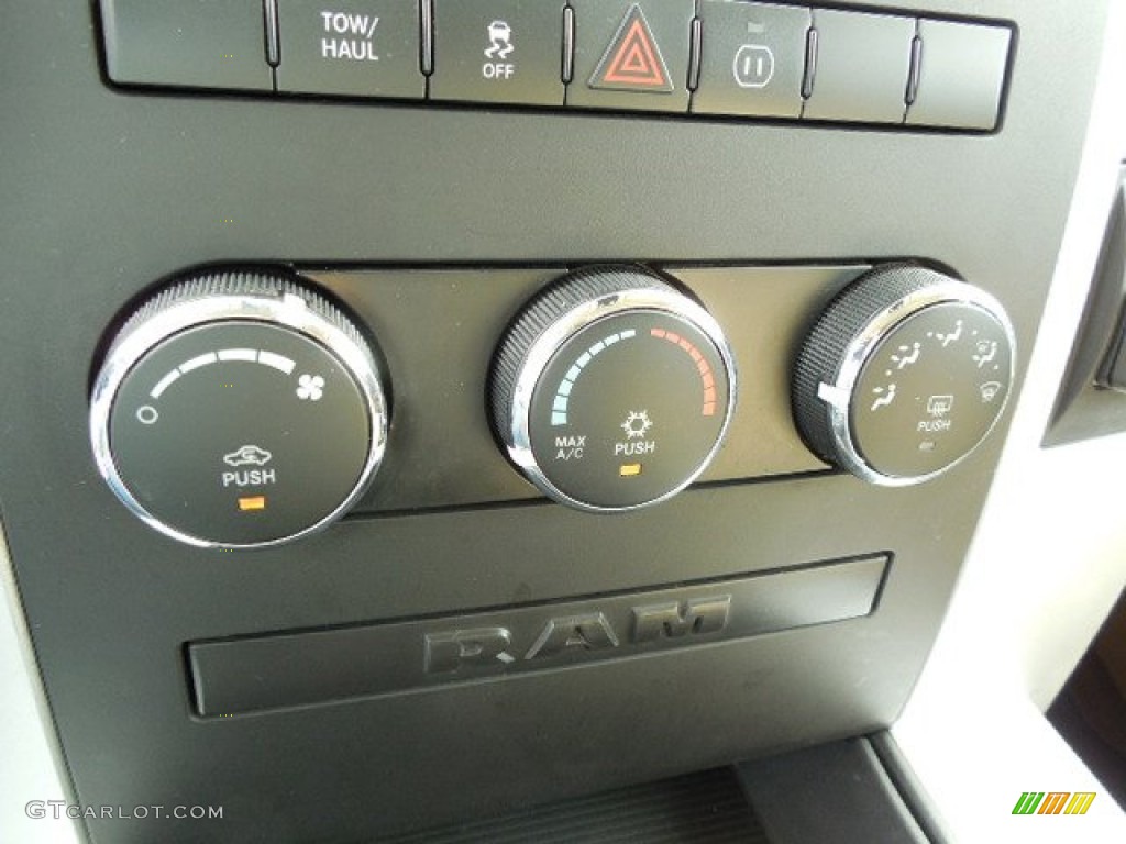 2010 Ram 1500 Big Horn Crew Cab - Austin Tan Pearl / Light Pebble Beige/Bark Brown photo #20
