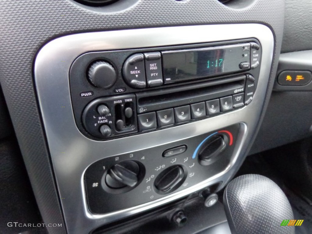 2004 Jeep Liberty Limited 4x4 Controls Photos