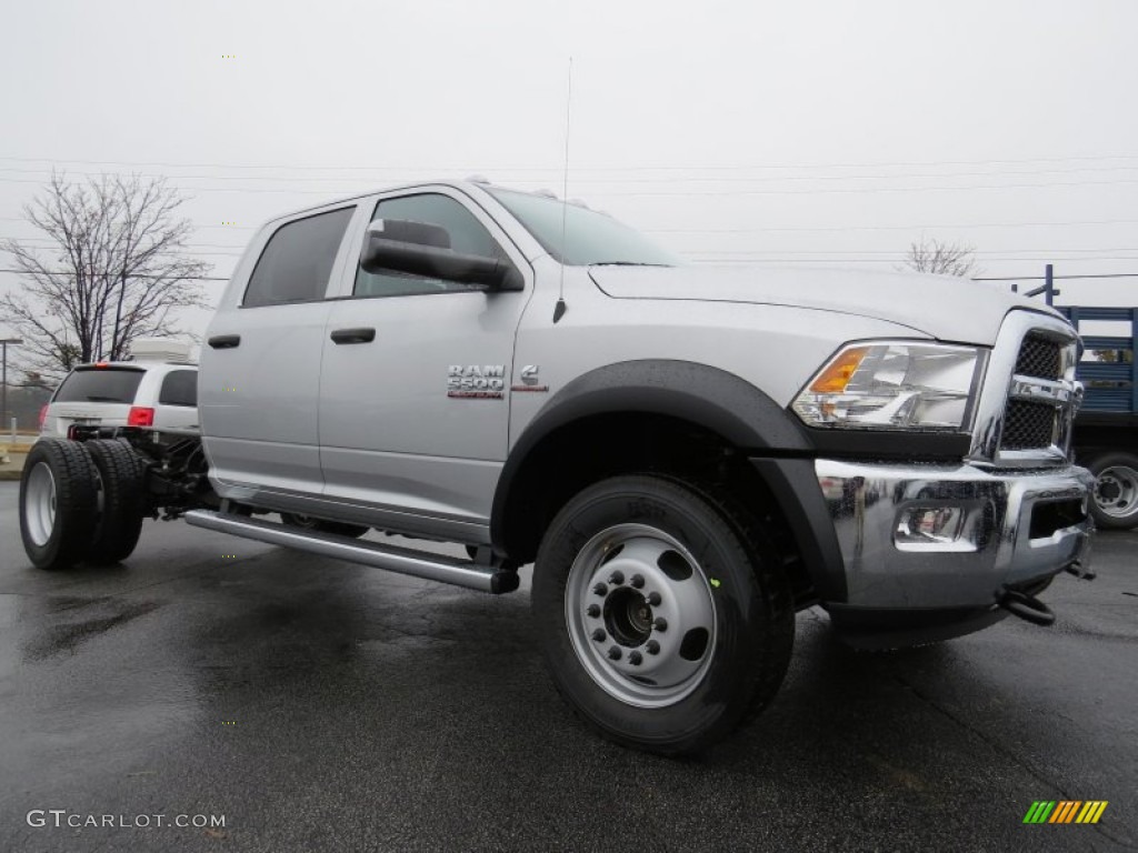 2014 Ram 5500 SLT Crew Cab 4x4 Chassis Exterior Photos