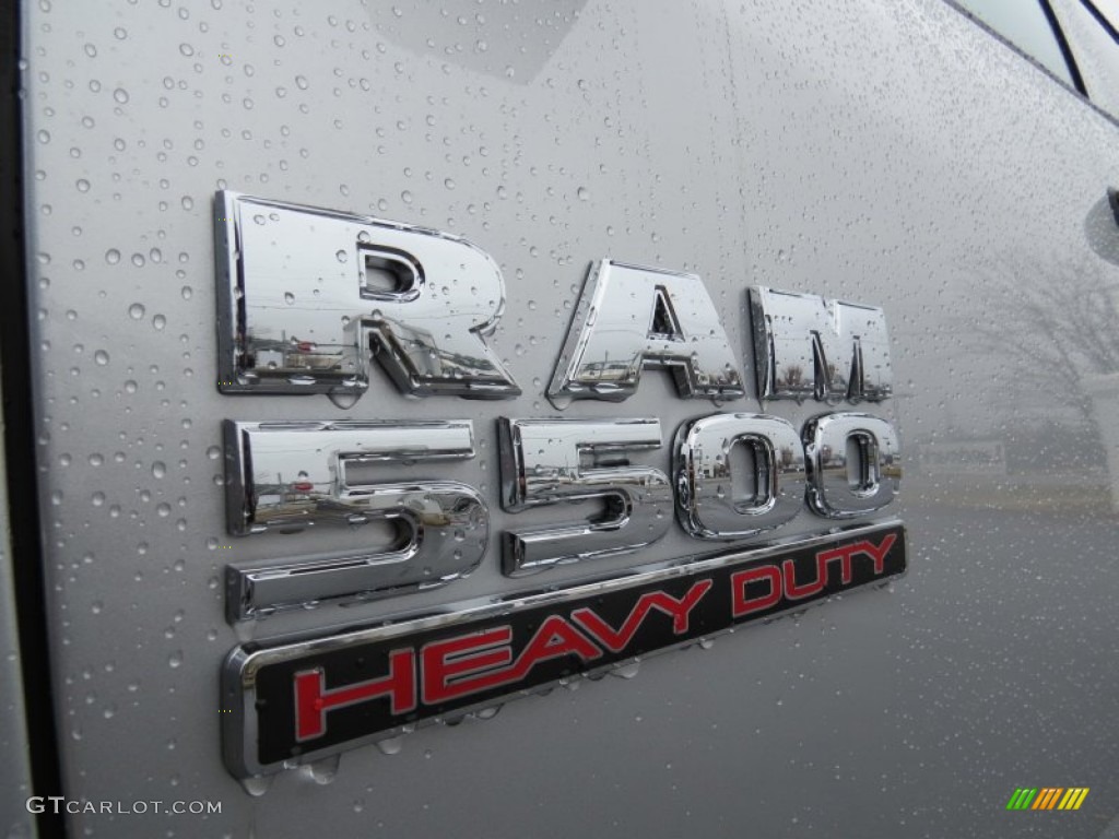 2014 Ram 5500 SLT Crew Cab 4x4 Chassis Marks and Logos Photos
