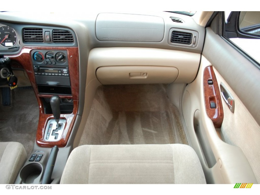 2004 Outback Wagon - Seamist Green Pearl / Beige photo #53