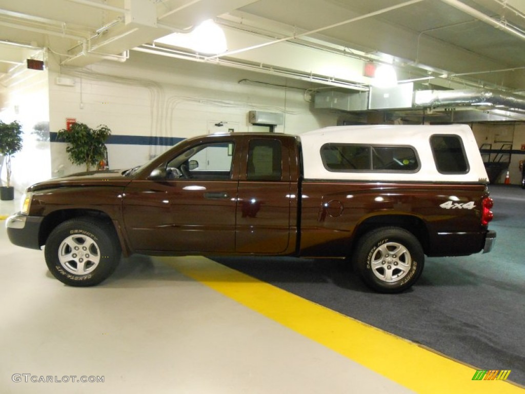 2005 Dakota SLT Club Cab 4x4 - Deep Molten Red Pearl / Medium Slate Gray photo #8