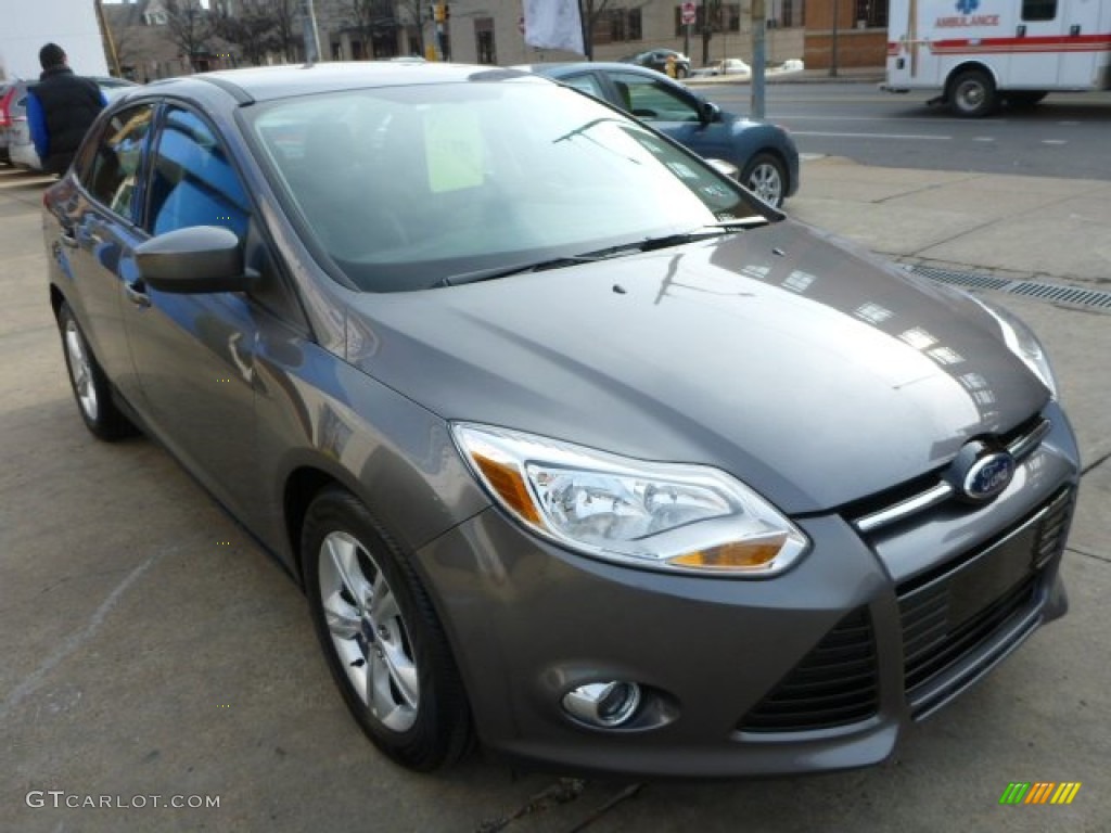 2012 Focus SE Sport Sedan - Sterling Grey Metallic / Charcoal Black photo #3