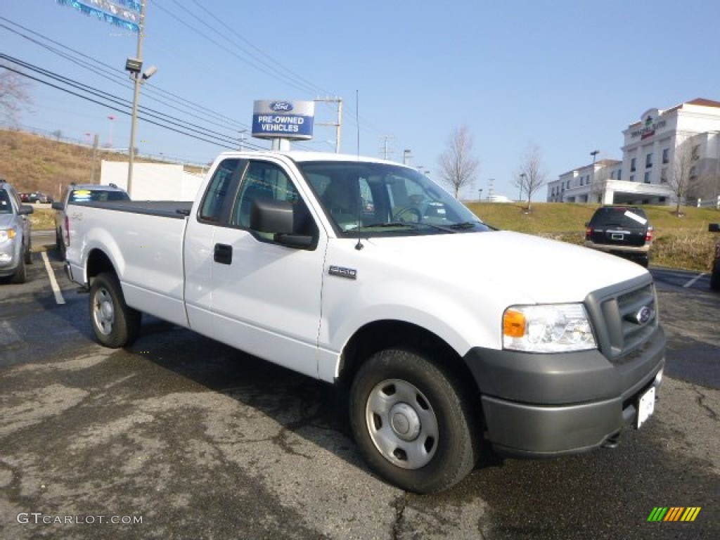 2008 F150 XL Regular Cab 4x4 - Oxford White / Medium Flint Grey photo #1