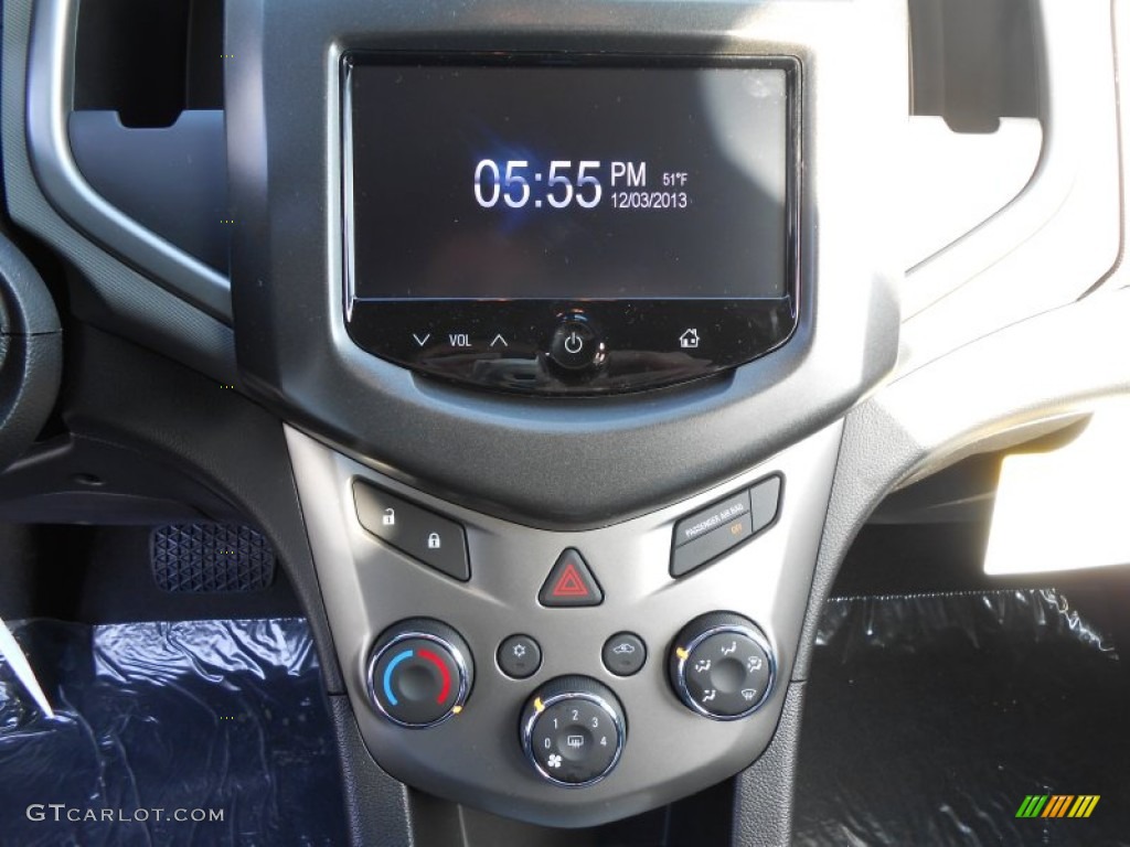 2014 Chevrolet Sonic LT Hatchback Controls Photo #88454850