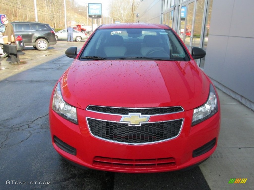 2014 Cruze LS - Red Hot / Jet Black/Medium Titanium photo #8