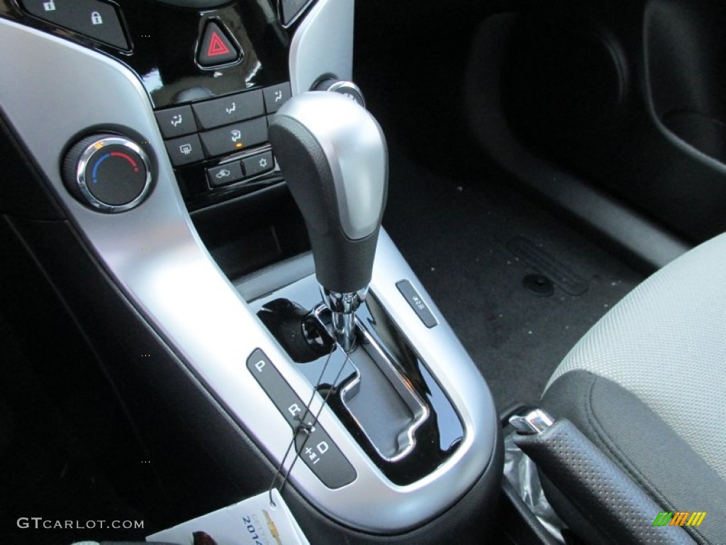 2014 Cruze LS - Red Hot / Jet Black/Medium Titanium photo #15