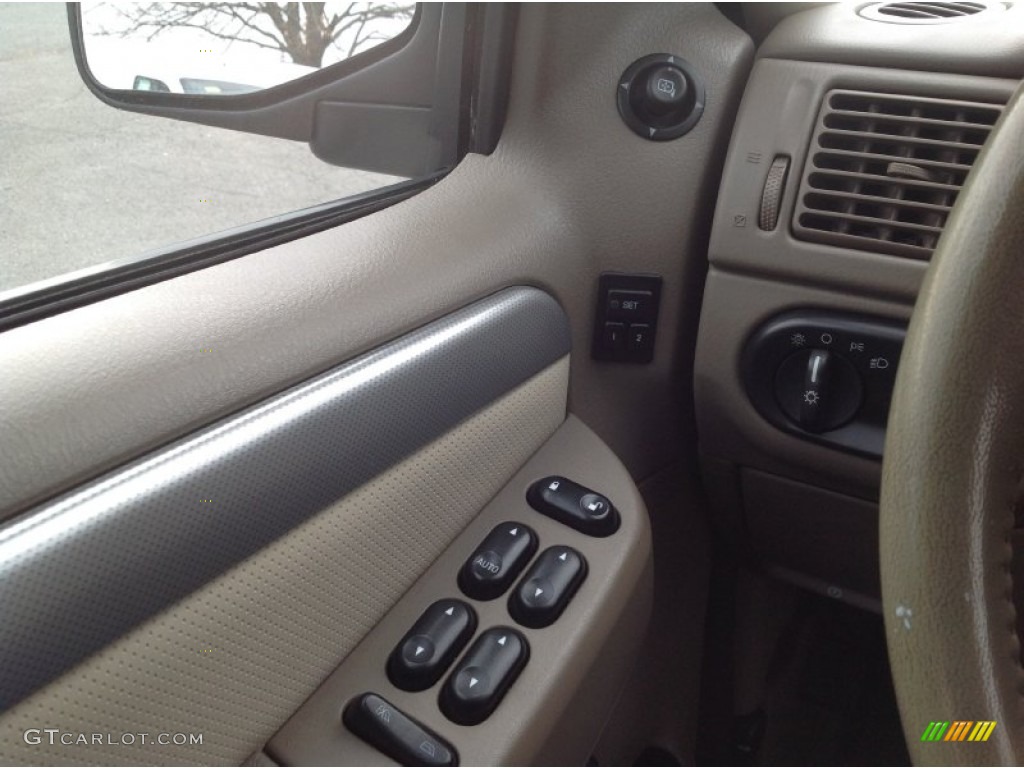 2005 Mountaineer V8 Premier AWD - Ivory Parchment Tri-Coat / Medium Dark Parchment photo #17