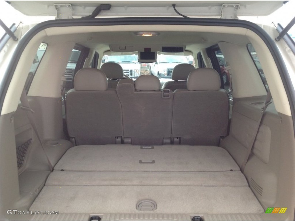 2005 Mountaineer V8 Premier AWD - Ivory Parchment Tri-Coat / Medium Dark Parchment photo #24