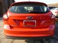 Race Red - Focus SE Hatchback Photo No. 3