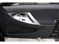 Black - Camry SE Photo No. 27