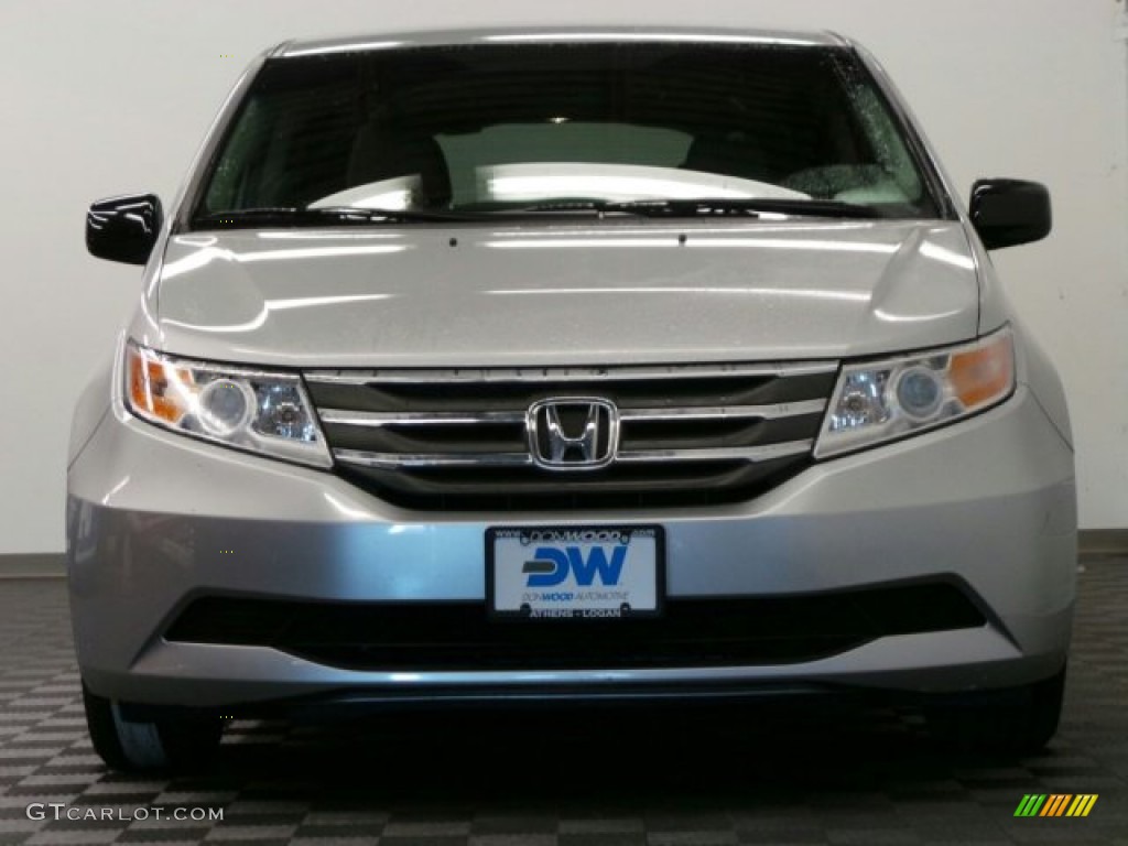 Alabaster Silver Metallic Honda Odyssey