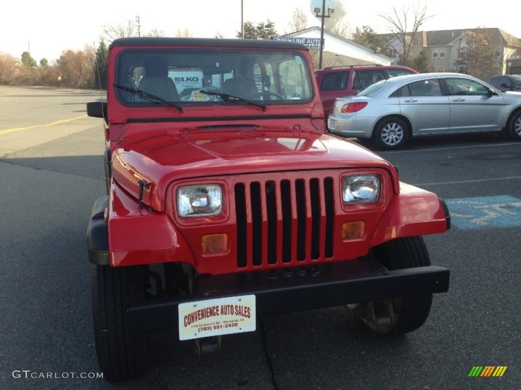 1992 Wrangler S 4x4 - Radiant Fire Red / Gray photo #2