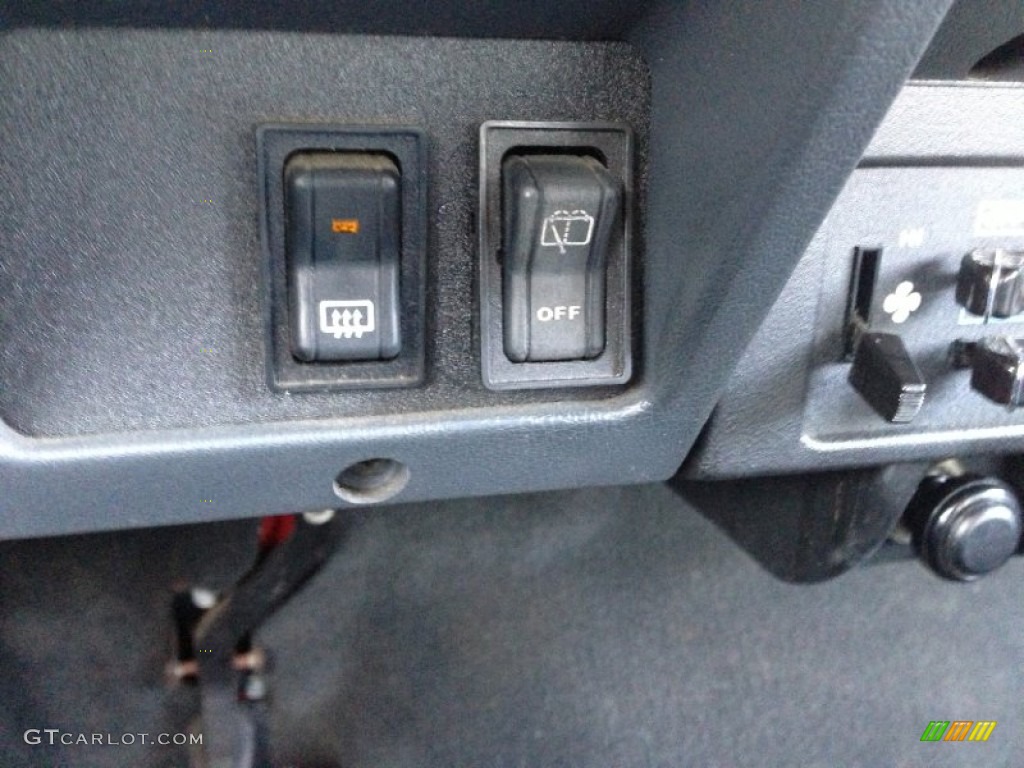 1992 Jeep Wrangler S 4x4 Controls Photo #88474947