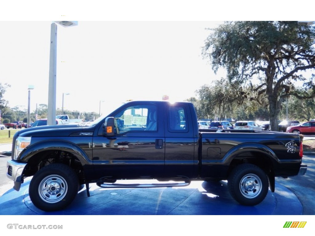 2012 F250 Super Duty XL SuperCab 4x4 - Tuxedo Black Metallic / Steel photo #2