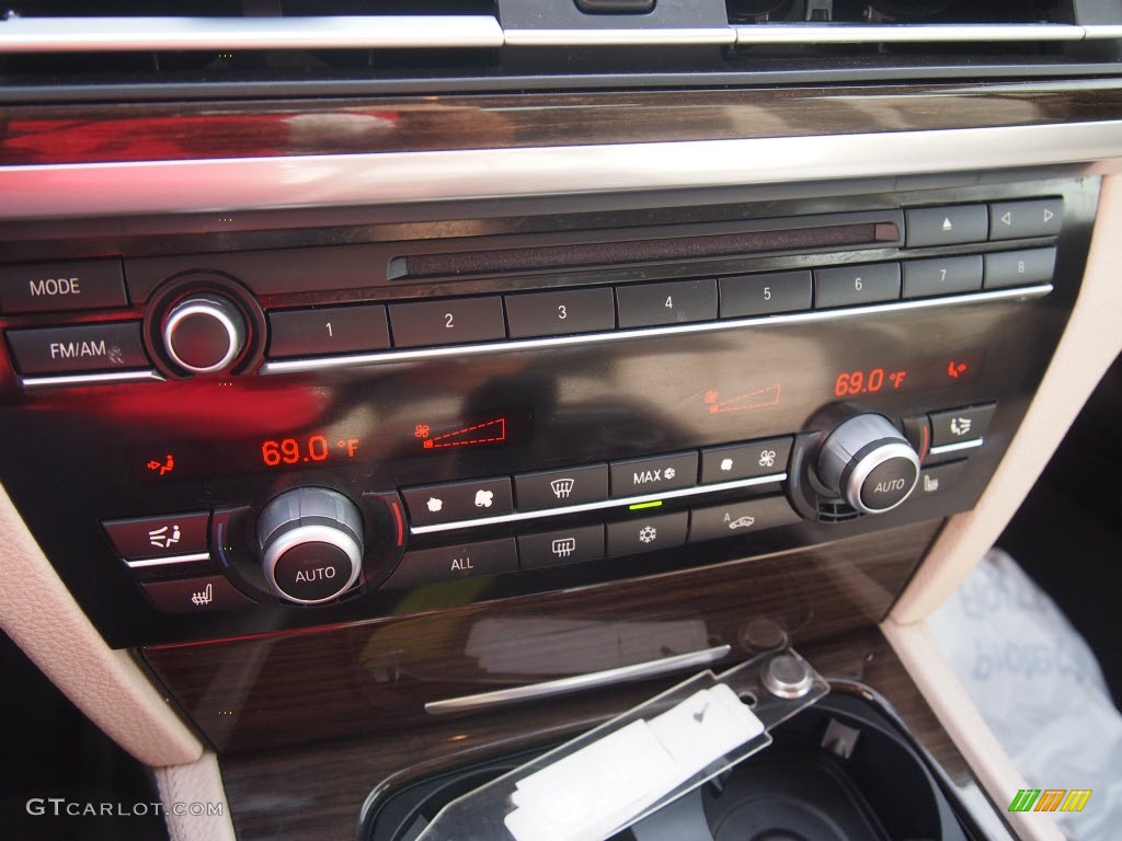 2011 BMW 7 Series 740i Sedan Controls Photo #88477302