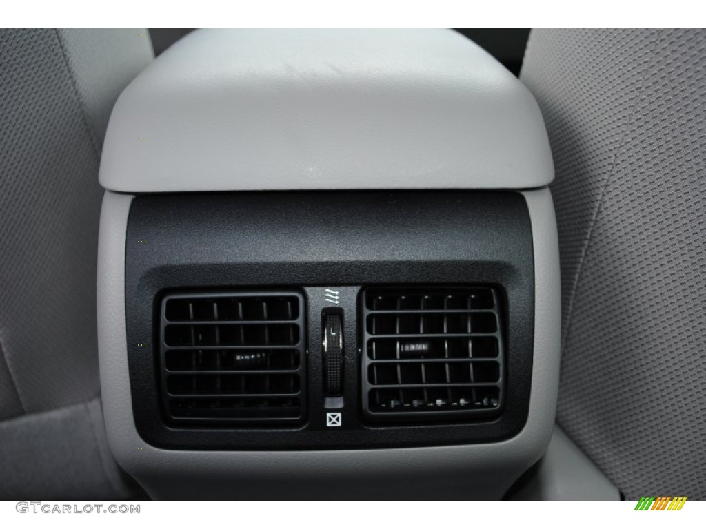 2014 Camry XLE - Classic Silver Metallic / Ash photo #11