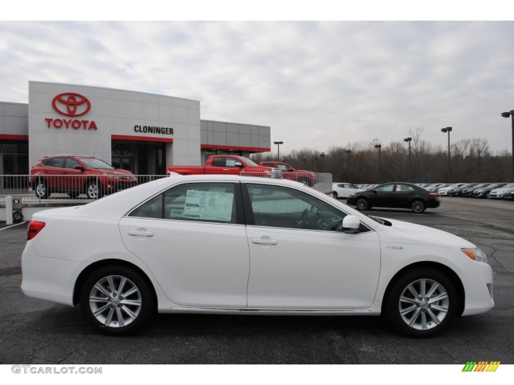 2014 Camry Hybrid XLE - Super White / Ivory photo #2