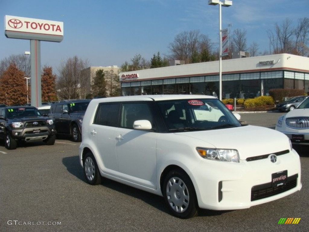 Super White Scion xB