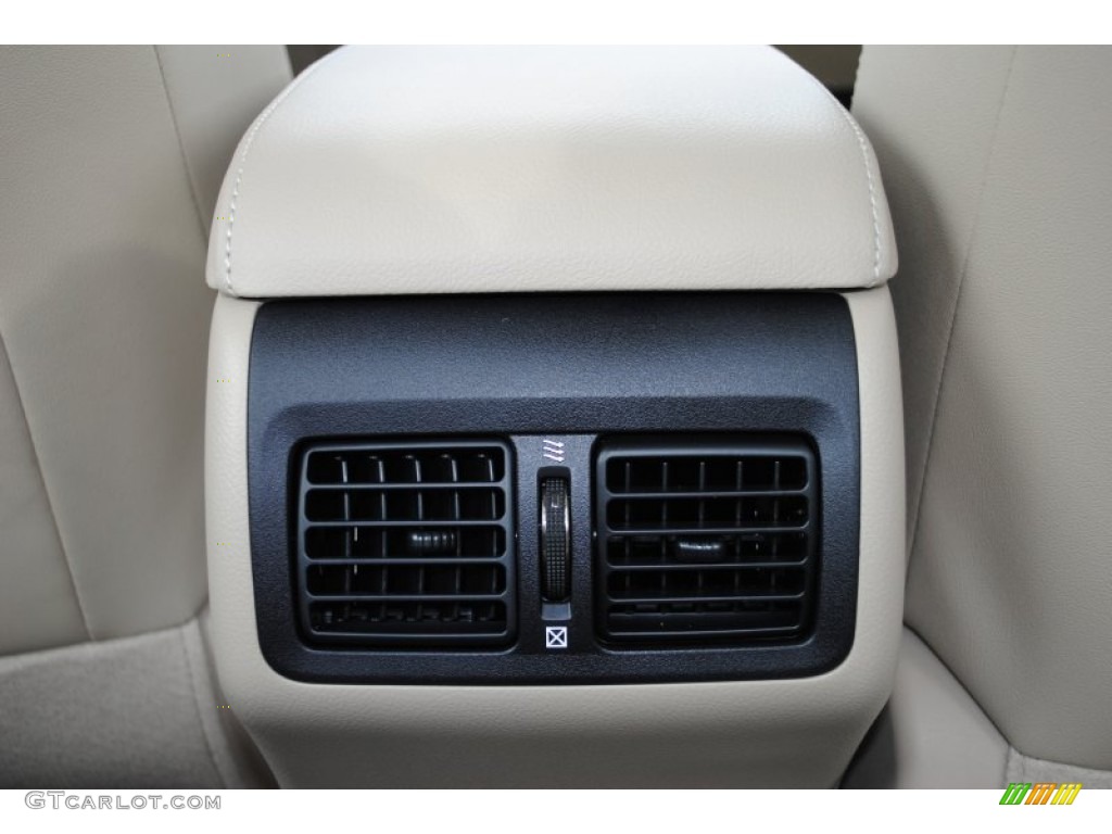 2014 Camry Hybrid XLE - Super White / Ivory photo #11