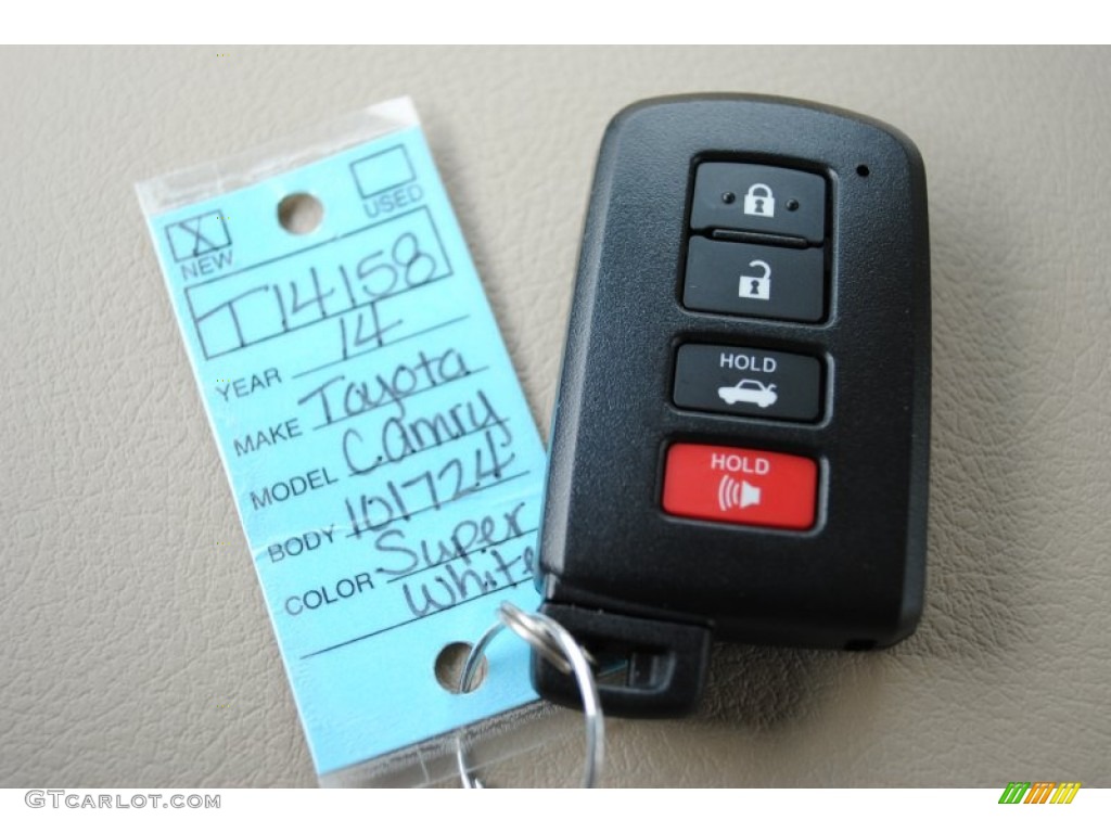 2014 Camry Hybrid XLE - Super White / Ivory photo #30