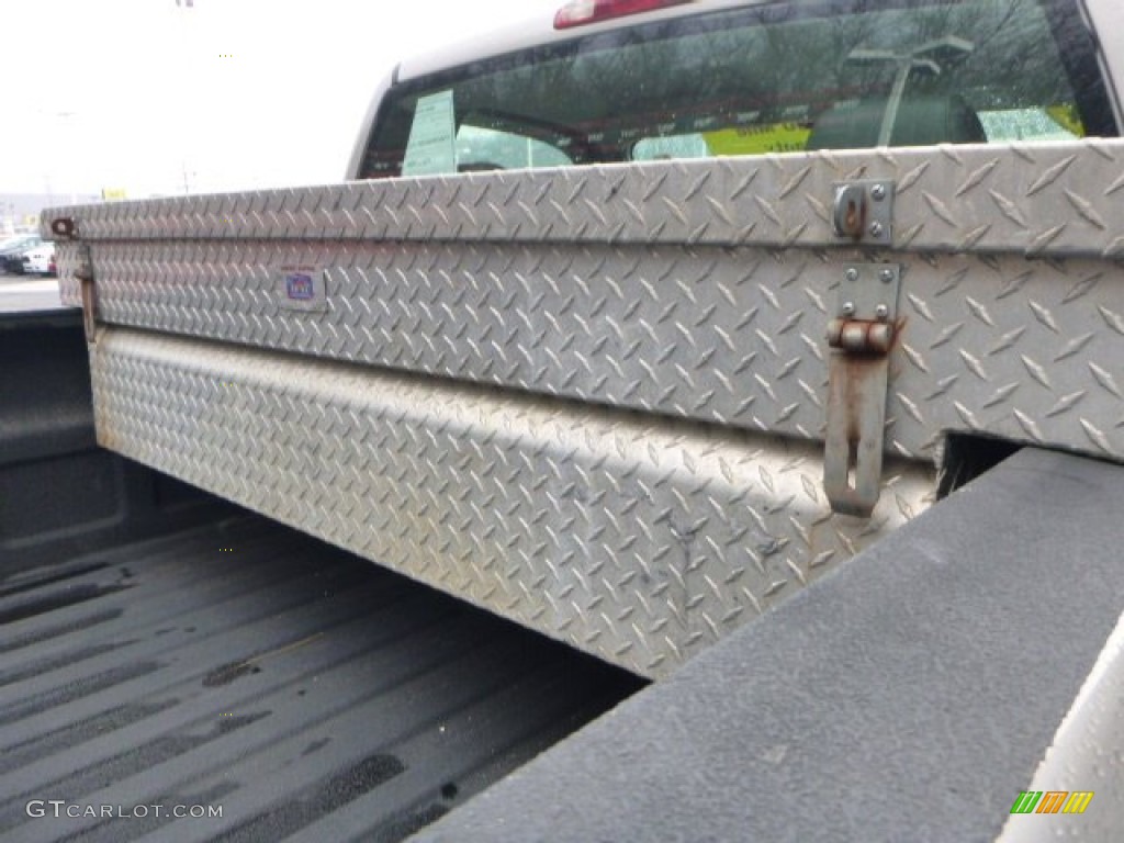 2004 Silverado 1500 Regular Cab 4x4 - Silver Birch Metallic / Dark Charcoal photo #9