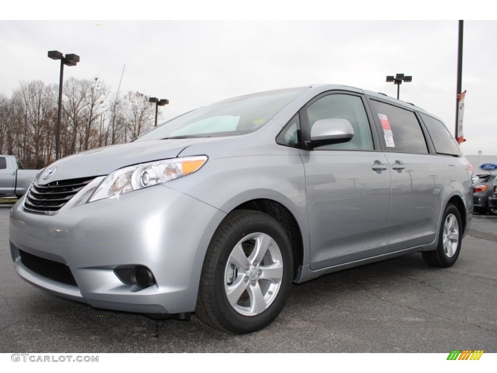2014 Sienna LE - Silver Sky Metallic / Light Gray photo #3