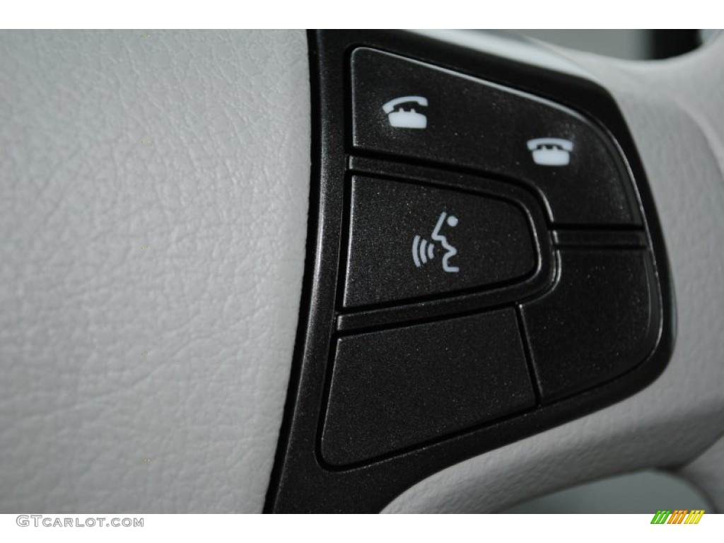 2014 Sienna LE - Silver Sky Metallic / Light Gray photo #22