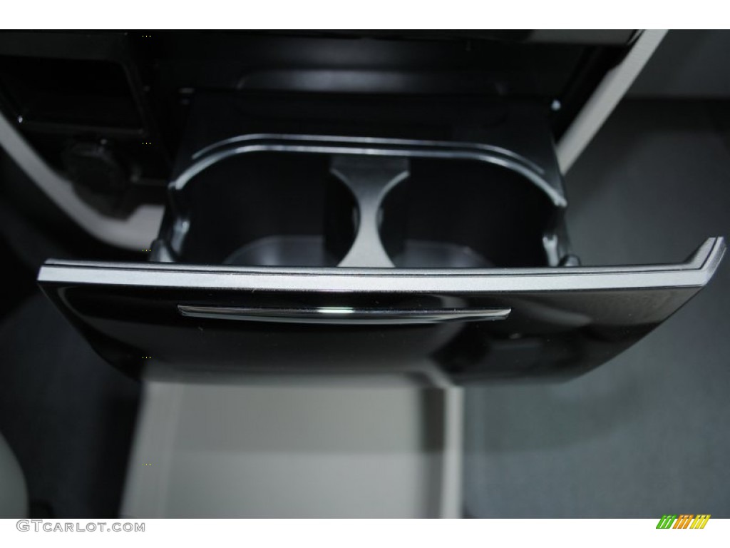 2014 Sienna LE - Silver Sky Metallic / Light Gray photo #26