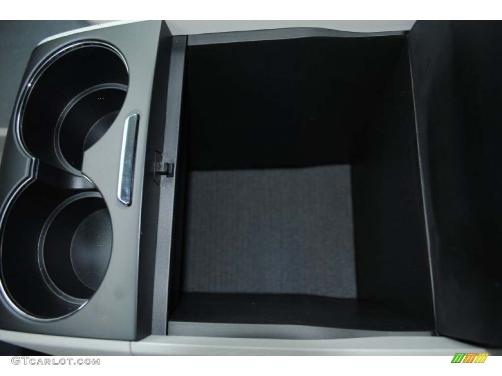 2014 Sienna LE - Silver Sky Metallic / Light Gray photo #28