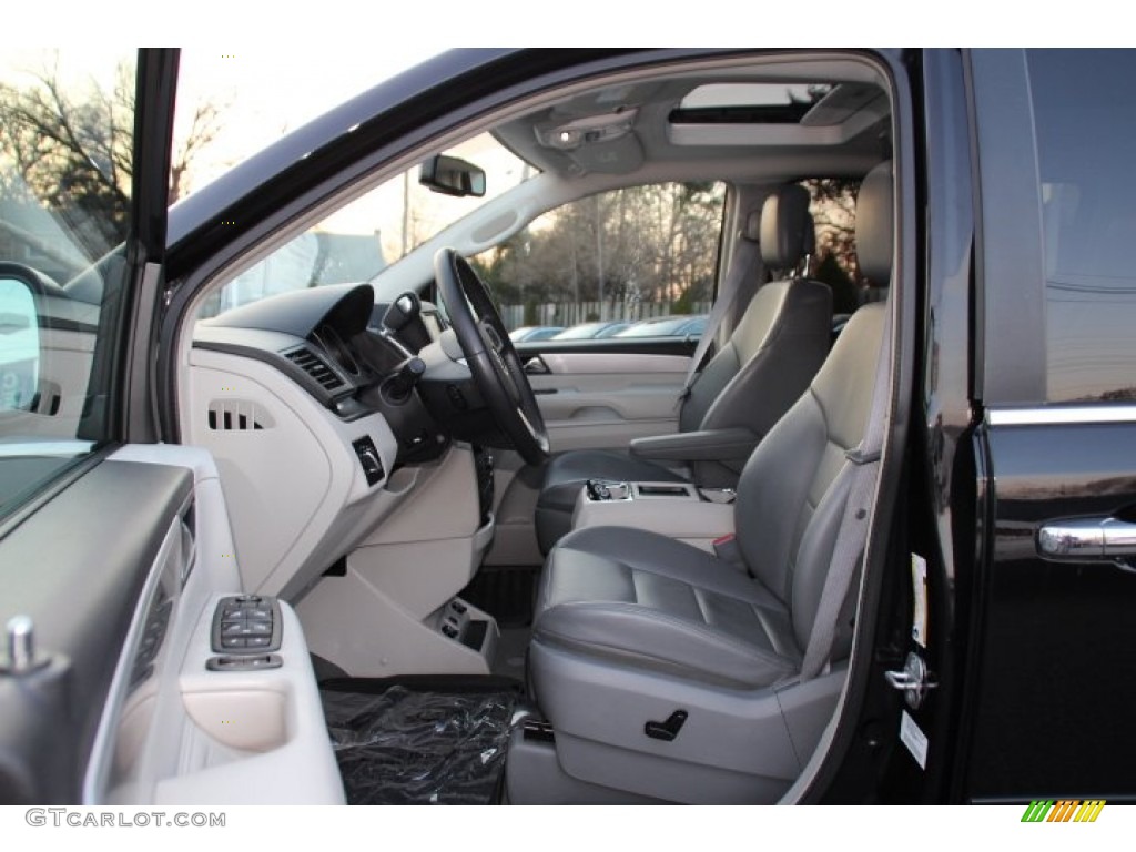 2010 Volkswagen Routan SEL Premium Interior Color Photos