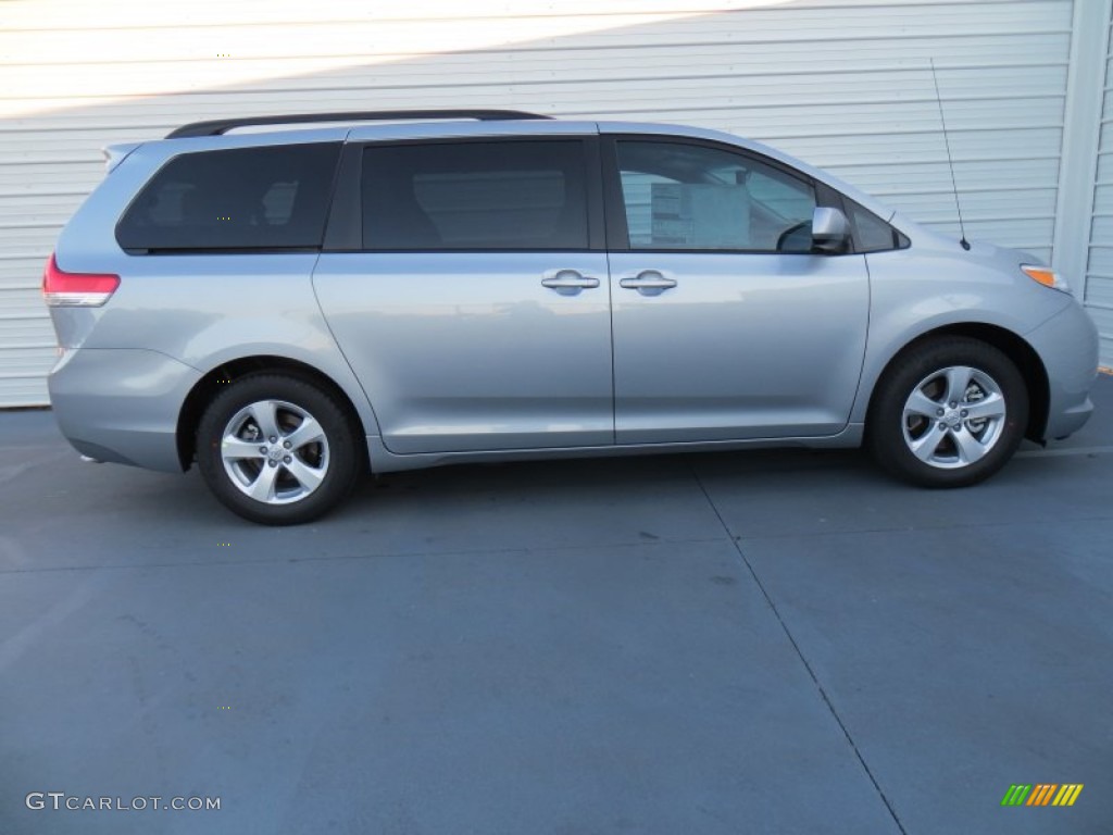 2014 Sienna LE - Silver Sky Metallic / Light Gray photo #3