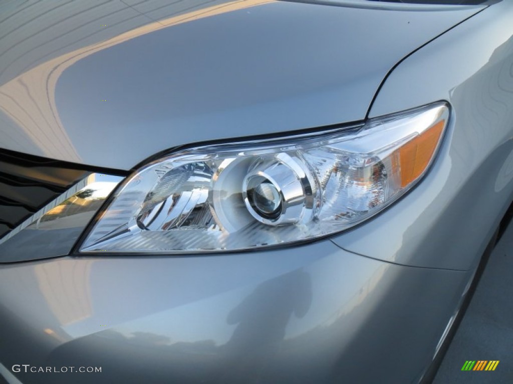 2014 Sienna LE - Silver Sky Metallic / Light Gray photo #9