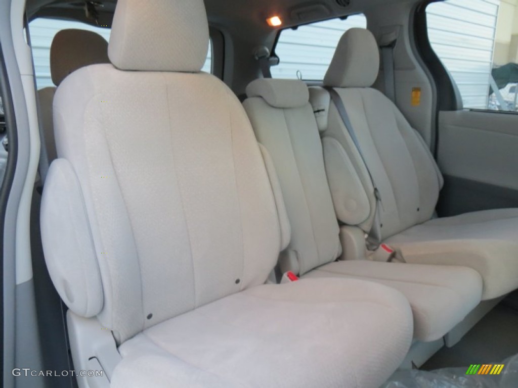 2014 Sienna LE - Silver Sky Metallic / Light Gray photo #18