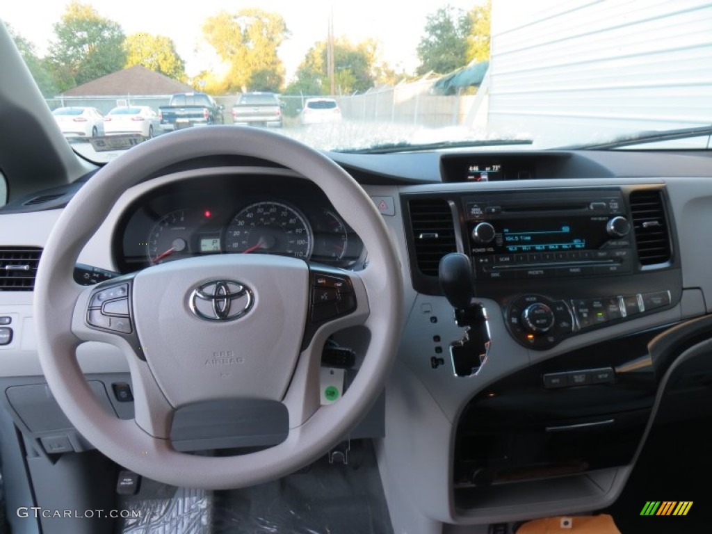 2014 Sienna LE - Silver Sky Metallic / Light Gray photo #28