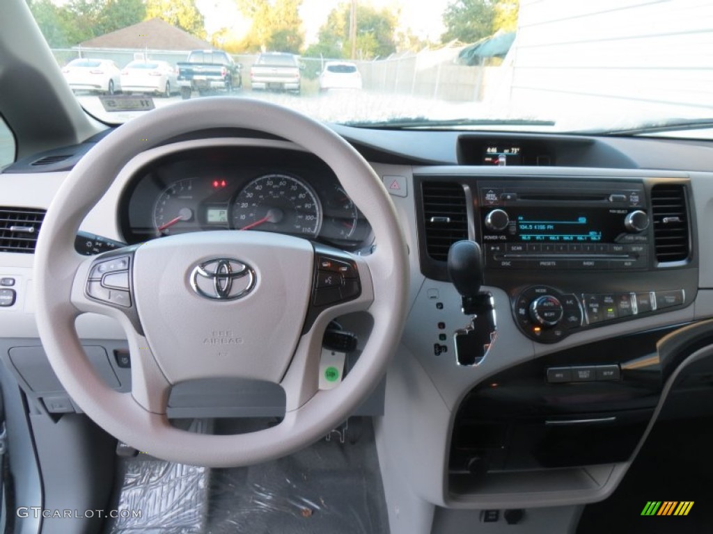 2014 Sienna LE - Silver Sky Metallic / Light Gray photo #29