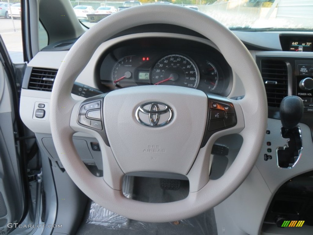 2014 Sienna LE - Silver Sky Metallic / Light Gray photo #32