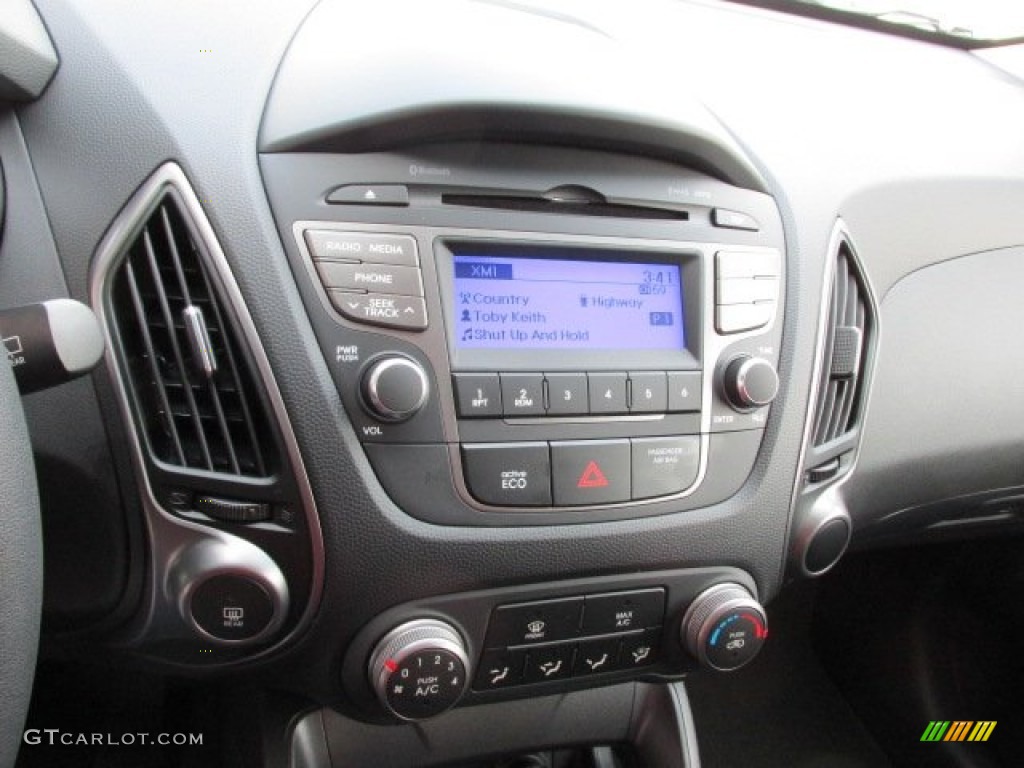 2014 Hyundai Tucson GLS Controls Photo #88489989