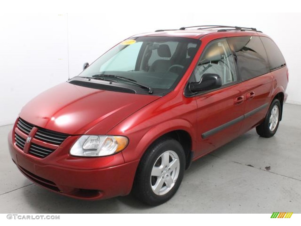 2007 Caravan SXT - Inferno Red Crystal Pearl / Medium Slate Gray photo #1