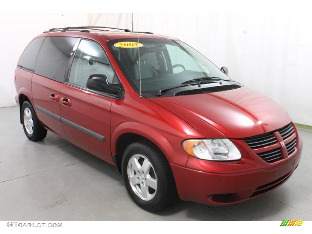 2007 Caravan SXT - Inferno Red Crystal Pearl / Medium Slate Gray photo #4