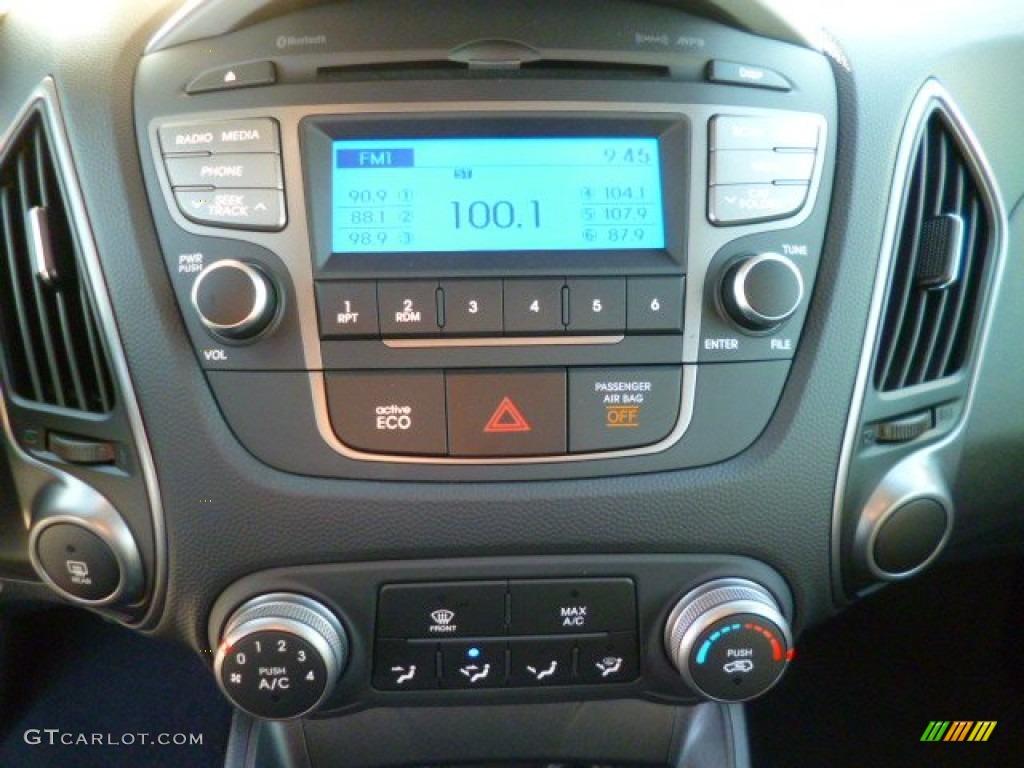 2014 Hyundai Tucson GLS Controls Photo #88490952